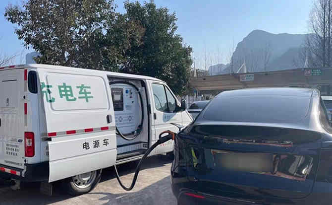 东辽汽车搭电