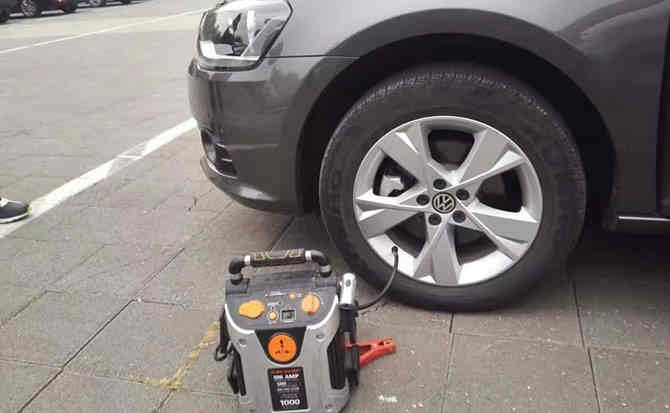 东辽汽车搭电案例